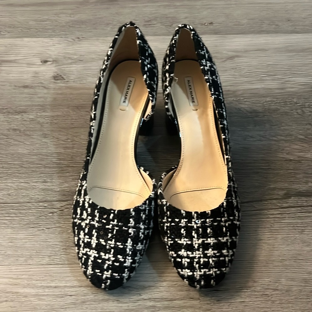 NIB Alex Marie Martel Black and White tweed Boucle Pump size 9.5
